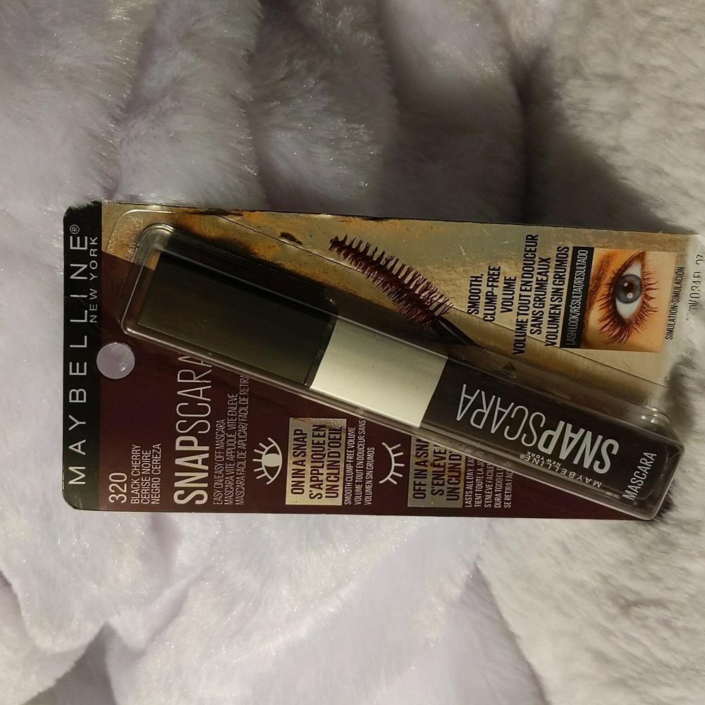 Maybelline| NWOT Snapscara Black Cherry Smooth Clump Free Volume